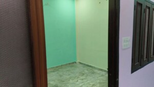 Room in 2 BHK Builder Floor at Mansarover Colony, Line Par – for Rent