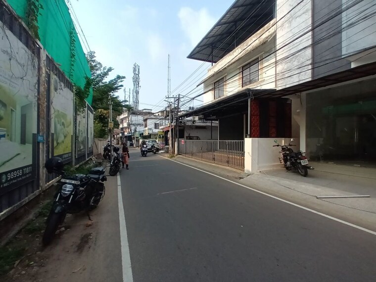  Parking, kaloor Commercial Shop 1000 Sq.Ft. In Kaloor Kochi 10087801