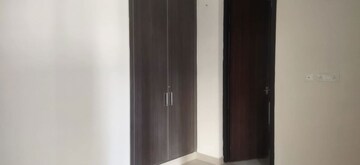Room in 3 BHK Apartment at Hawelia Valenova Park, Tech Zone 4 Greater Noida – for Sale