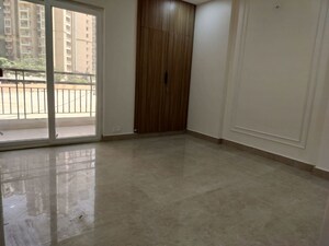 Room in 3 BHK Apartment at Hawelia Valenova Park, Tech Zone 4 Greater Noida – for Sale