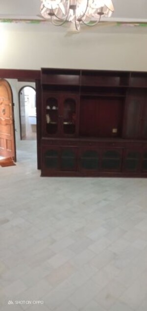 Room in 3 BHK Apartment at Vasant Kunj – for Rent