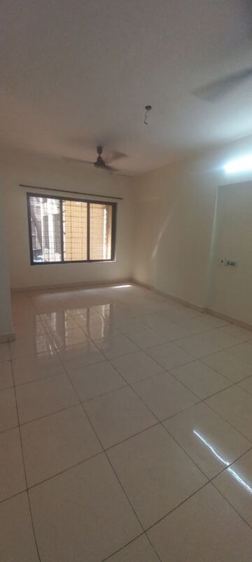 Room in 2 BHK Apartment at Riddhi Garden, Malad East – for Rent
