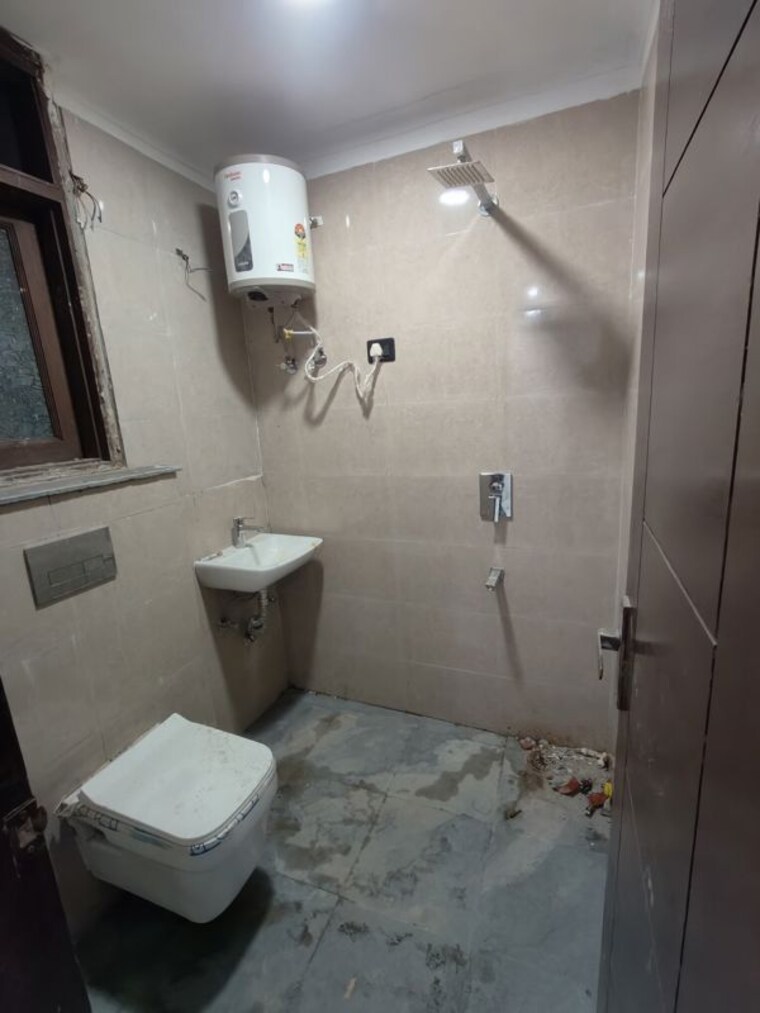 Bathroom, neb sarai 1 Bedroom 450 Sq.Ft. Builder Floor In Neb Sarai Delhi 10087889