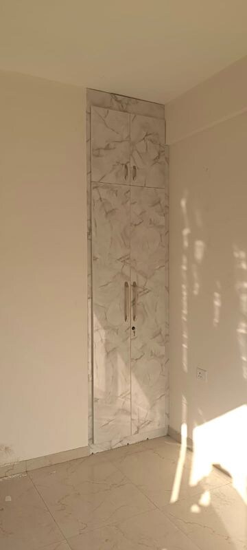 Bathroom in 3.5 BHK Apartment at Smart World Gems, Sector 89 – for Rent