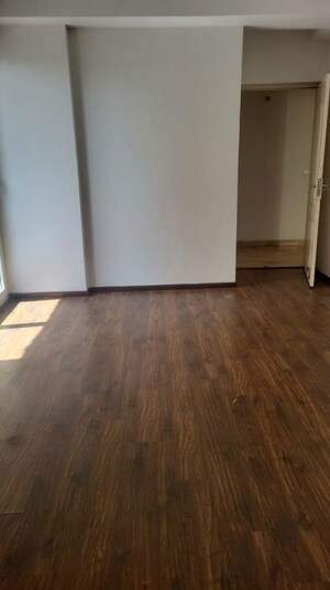 Room in 3 BHK Apartment at Supertech Araville, Sector 79 – for Rent