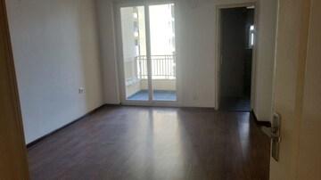 Room in 3 BHK Apartment at Supertech Araville, Sector 79 – for Rent