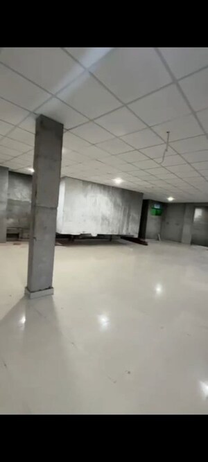  Showroom For Sale in Gms Road
