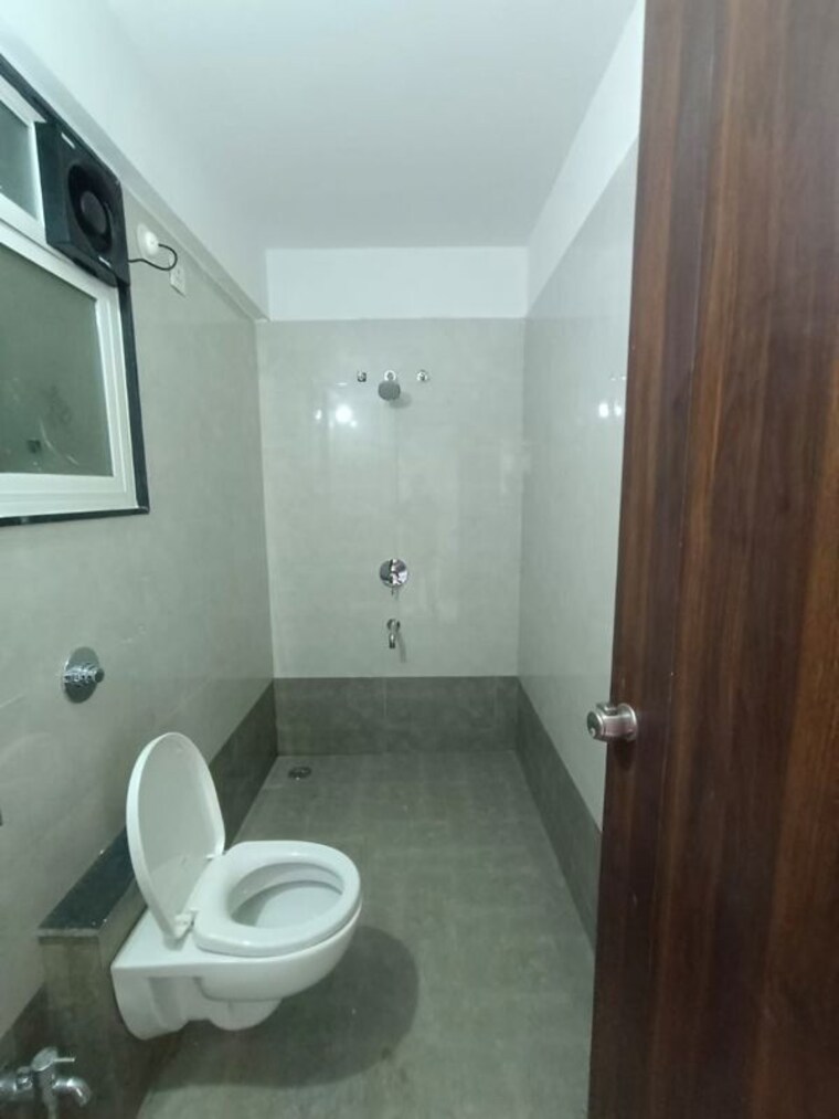 Bathroom, urban-skyline-phase-1 2 Bedroom 900 Sq.Ft. Apartment In Ravet Pune 10087921