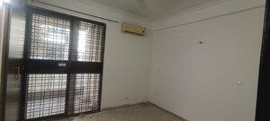 Room in 3 BHK Apartment at Ansal API Esencia, Sector 67 – for Rent