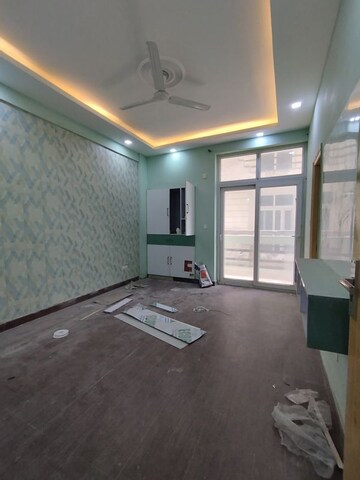Room in 3 BHK Apartment at Malhan View Apartments, JakhaN-Rajpur Road – for Rent