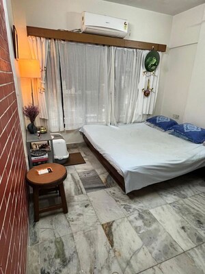 Master Bedroom in 2 BHK Apartment at Madhurima CHS, Andheri West – for Rent