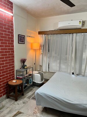 Master Bedroom in 2 BHK Apartment at Madhurima CHS, Andheri West – for Rent