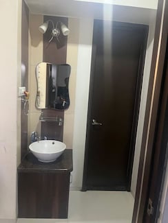 1.5 BHK + Pooja Room Apartment For Rent in Pebbles II