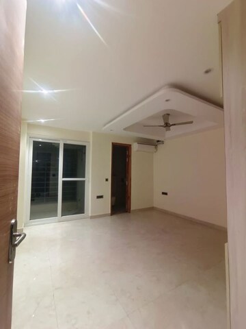 Room in 3 BHK Apartment at M3M Soulitude, Sector 89 – for Rent