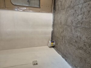 Room in 2.5 BHK Builder Floor at Mayur Vihar – for Rent