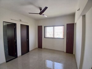 Room in 2 BHK Apartment at Vishal Leela Residency, Kharadi – for Rent