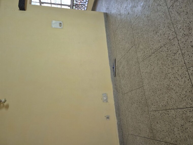 Room, mayur vihar 2.5 Bedroom 980 Sq.Ft. Apartment In Mayur Vihar Delhi 10088064