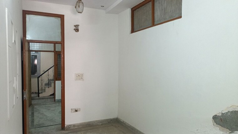 Room, vaishali sector 2 2 Bedroom 650 Sq.Ft. Builder Floor In Vaishali Sector 2 Ghaziabad 10088073