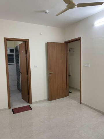 Room in 2 BHK Apartment at Majestique Marbella Phase 1, Kharadi – for Rent