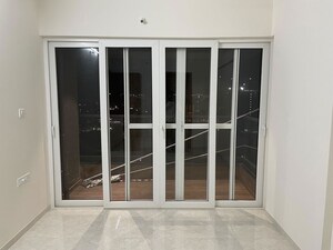 Room in 2 BHK Apartment at Majestique Marbella Phase 1, Kharadi – for Rent