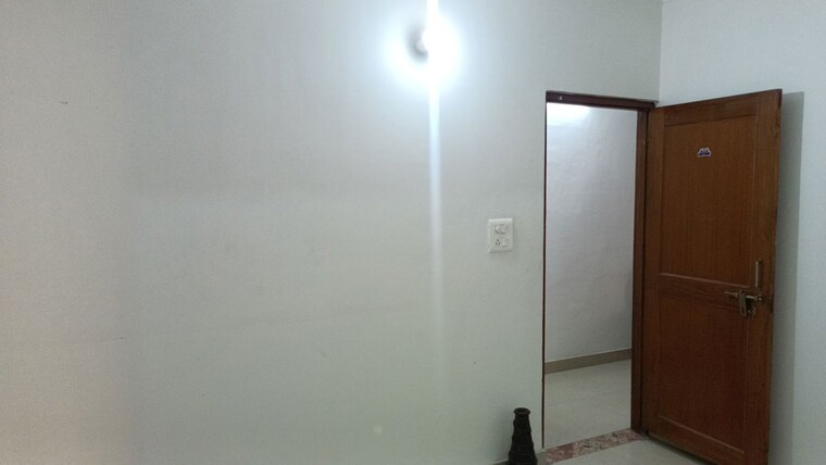 Room, vaishali sector 5 2 Bedroom 850 Sq.Ft. Builder Floor In Vaishali Sector 5 Ghaziabad 10088097