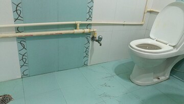 Bathroom in 2 BHK Builder Floor at Vaishali Sector 5 – for Rent