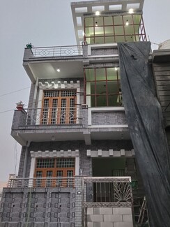 4 BHK + Servant Room,Extra Room Independent House For Sale in Chandrabani