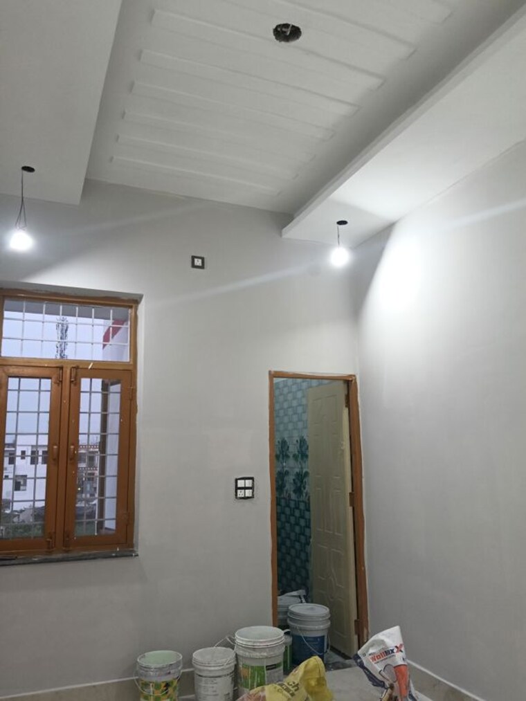 Room, chandrabani 4 Bedroom 100 Sq.Yd. Independent House In Chandrabani Dehradun 10088099