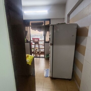 Furnished Amenities in 2 BHK Apartment at Kohinoor Apartment Andheri West, Andheri West – for Rent