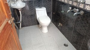 Bathroom in 2 BHK Builder Floor at Vaishali Sector 5 – for Rent
