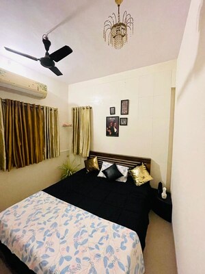 Bedroom in 3 BHK Apartment at West View Vile Parle West, Vile Parle West – for Rent