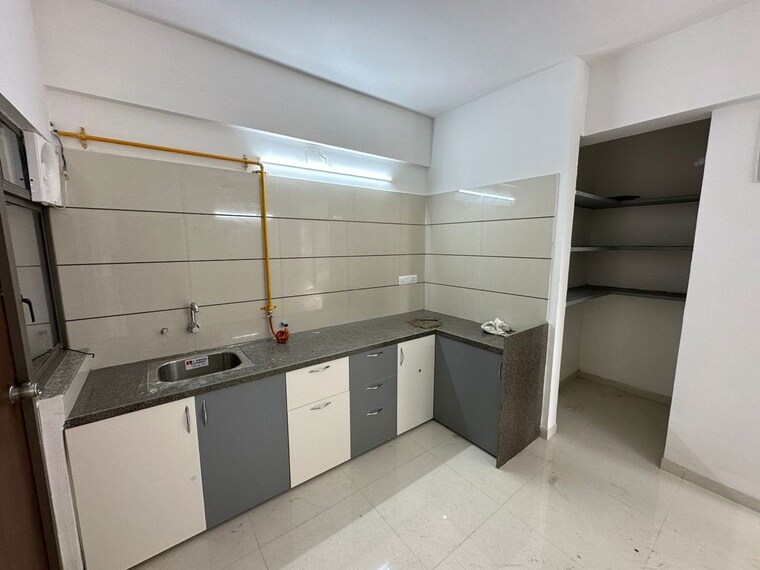 Kitchen, shilaj 3 Bedroom 1700 Sq.Ft. Apartment In Shilaj Ahmedabad 10088115