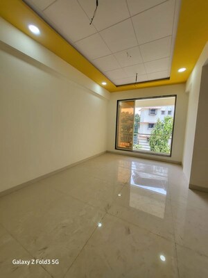 Room in 1.5 BHK Apartment at Runwal Garden City, Balkum Pada – for Rent