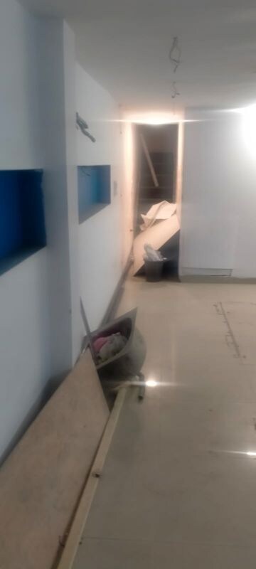 Staircase in 1 BHK Apartment at Lajpat Nagar – for Rent