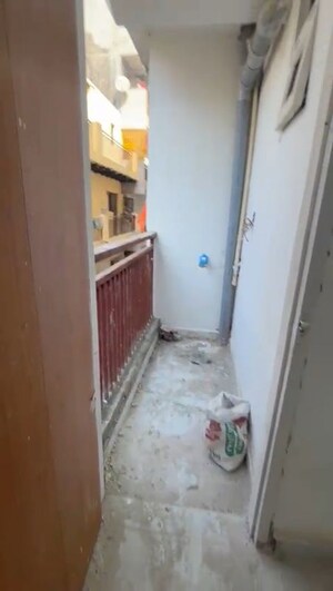 Building Lobby in 1 BHK Builder Floor at Kings Tower Sector 49, Sector 49 – for Sale