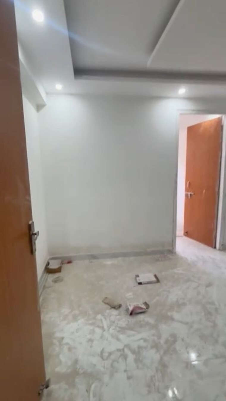 Room, kings-tower-sector-49 1 Bedroom 600 Sq.Ft. Builder Floor In Sector 49 Noida 10088162