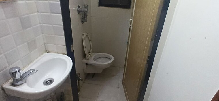 Bathroom, jayani-apartment 1 Bedroom 600 Sq.Ft. Apartment In Kharghar Navi Mumbai 10088175