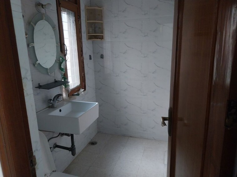Bathroom, ifs-apartment 3 Bedroom 1500 Sq.Ft. Apartment In Sector 56 Gurgaon 10088179