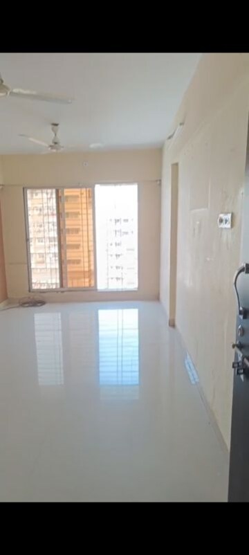 Room in 1 BHK Apartment at Kurla East – for Rent