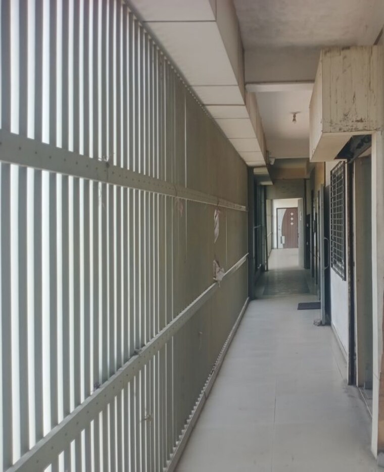 Balcony, akota Commercial Office Space 825 Sq.Ft. In Akota Vadodara 10088189