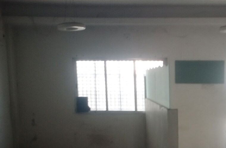 Room, akota Commercial Office Space 825 Sq.Ft. In Akota Vadodara 10088189