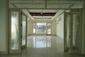 Building Lobby in 4 BHK Apartment at Safdarjung Development Area – for Sale