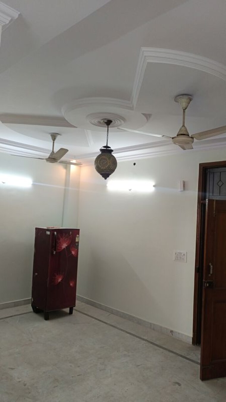 Bathroom, patel nagar 3 Bedroom 1250 Sq.Ft. Builder Floor In Patel Nagar Delhi 10088206