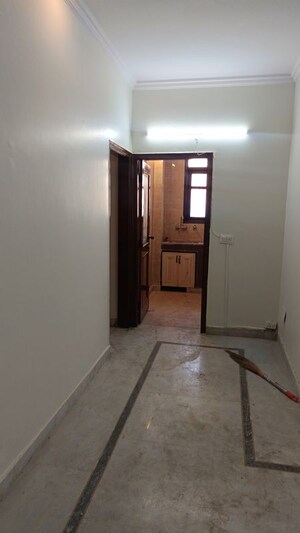Room in 3 BHK Builder Floor at Patel Nagar – for Rent