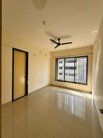Room in 3 BHK Apartment at Sheth Vasant Athena, Laxmi Nagar – for Sale