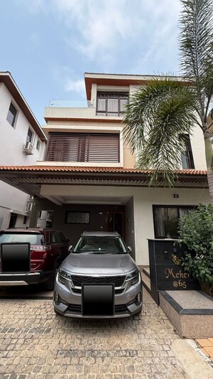 3.5 BHK Villa For Rent in Manchirevula