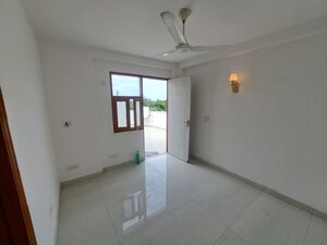 Room in 1 BHK Apartment at Sector 42 – for Rent