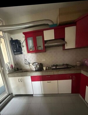 Kitchen in 2 BHK Builder Floor at Gomti Nagar – for Rent