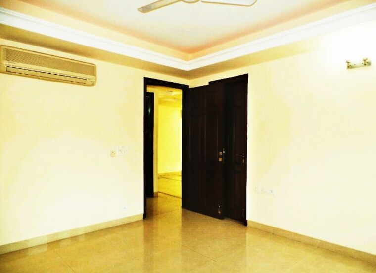 Room, defence colony 3 Bedroom 2925 Sq.Ft. Builder Floor In Defence Colony Delhi 10088254