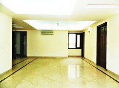 3 BHK + Servant Room Builder Floor For Rent in Defence Colony